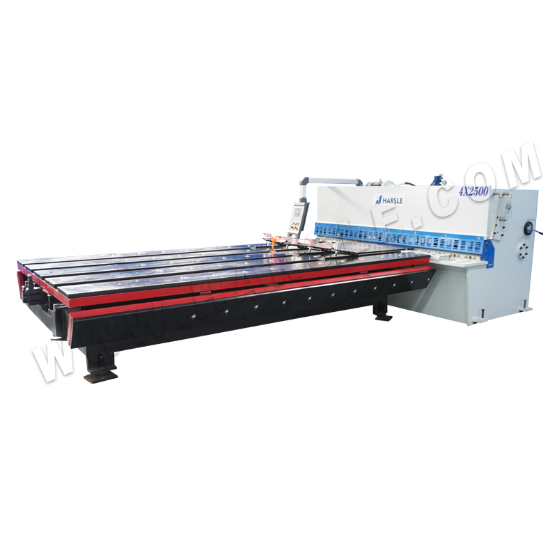 4×2500 knipmachine met invoertafel vooraan E200PS